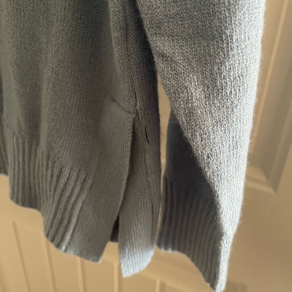 Banana Republic sweater size S petite - Picture 6 of 6